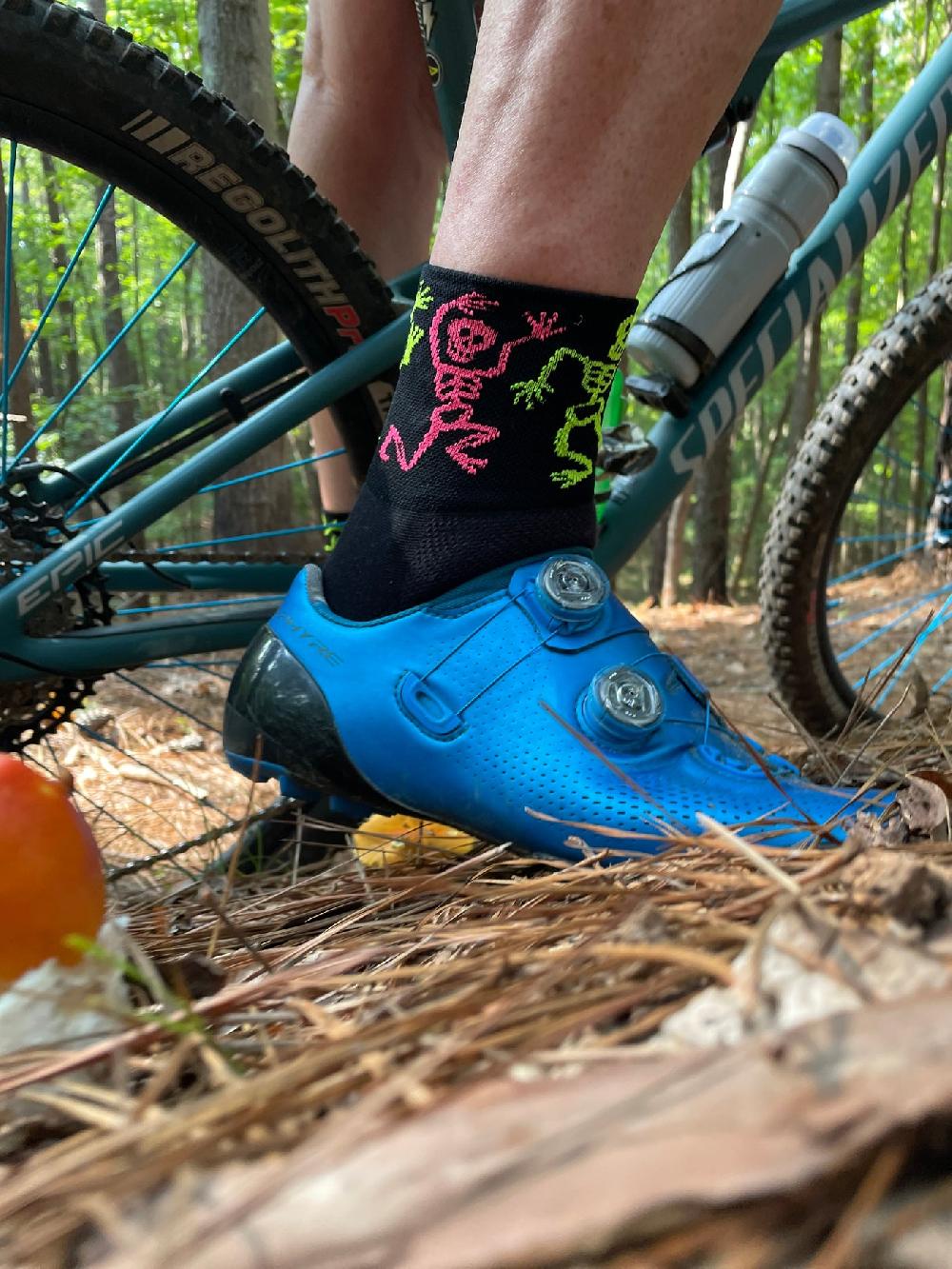 Defeet Aireator 3" Bone Shaker Neon Gran oferta
