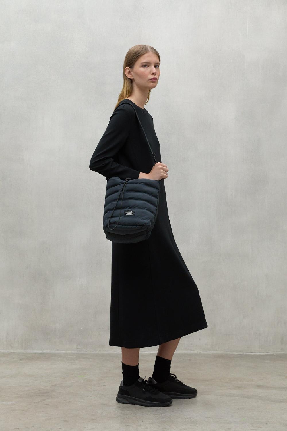 Ecoalf NAVY BLUE PAD BUCKET BAG Libre de impuestos