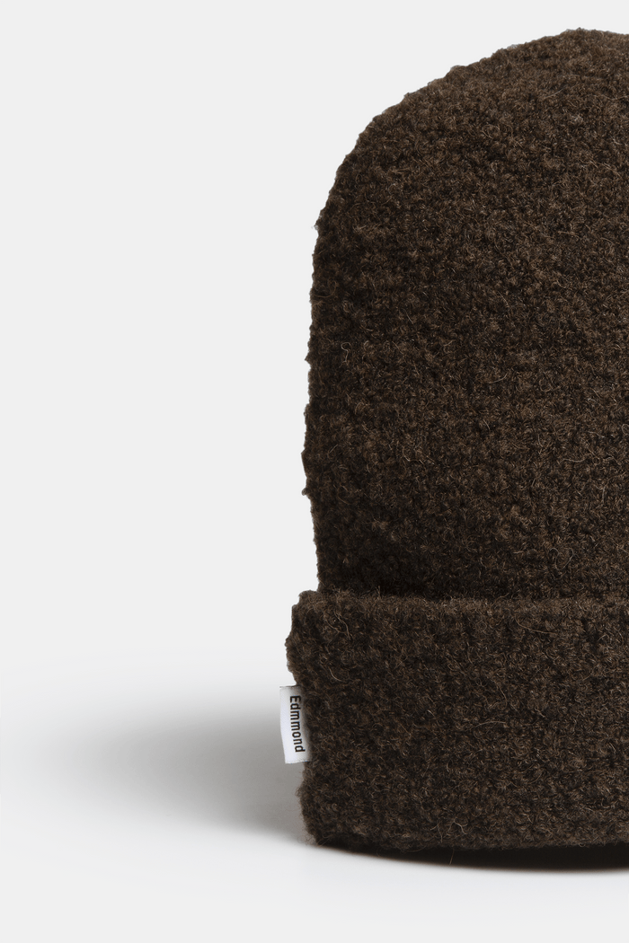 Edmmond studios WAVY BEANIE CHOCOLATE En oferta