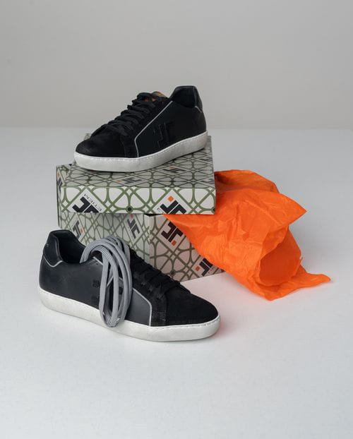 Etiem Zapatilla de piel combinada en negro edición limitada Oferta especial de fábrica