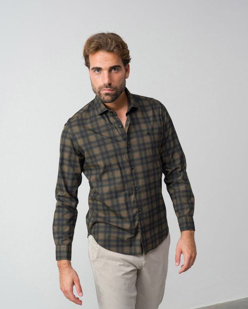 Etiem Camisa sport slim fit en algodón con estampado de cuadro madrás En oferta