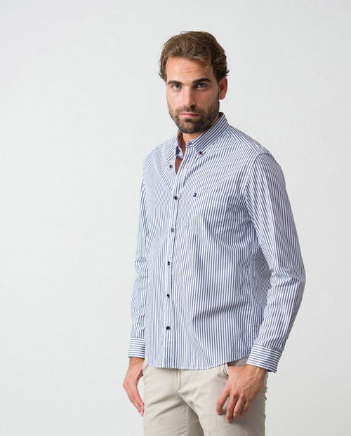 Etiem Camisa de rayas bicolor regular fit en algodón y con botón en el cuello Rebajas de fin de temporada