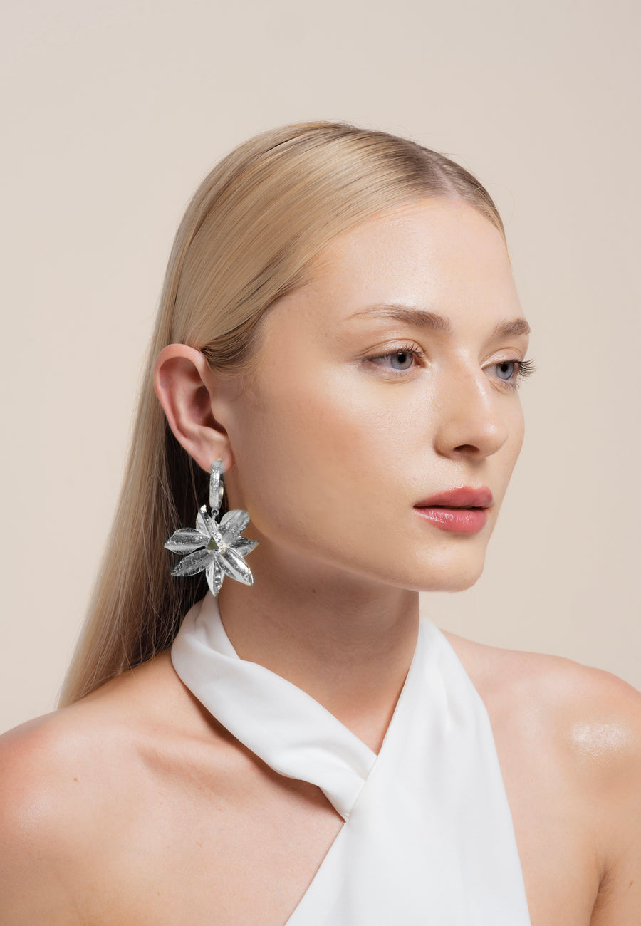 lavani Aros Lotus Flower Plata ÚLTIMAS EDICIONES