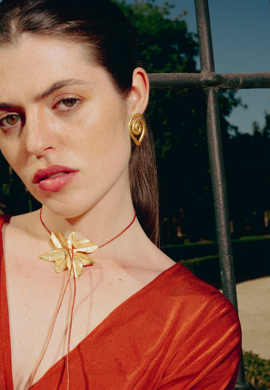lavani Collar Lotus Flower Dorado Precios de Black Friday