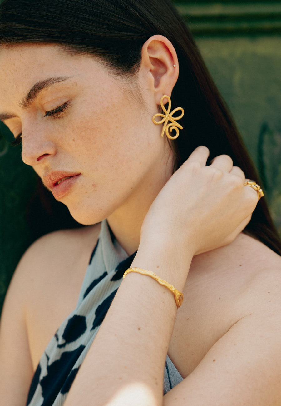 lavani Pendientes Unconditional Love Dorado Promoción trimestral