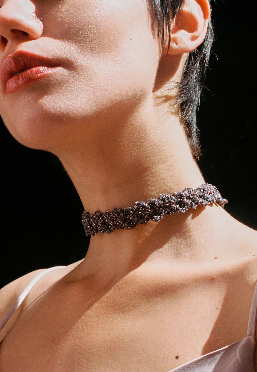 lavani Choker Spike Pitiusas Gris Solo queda un día