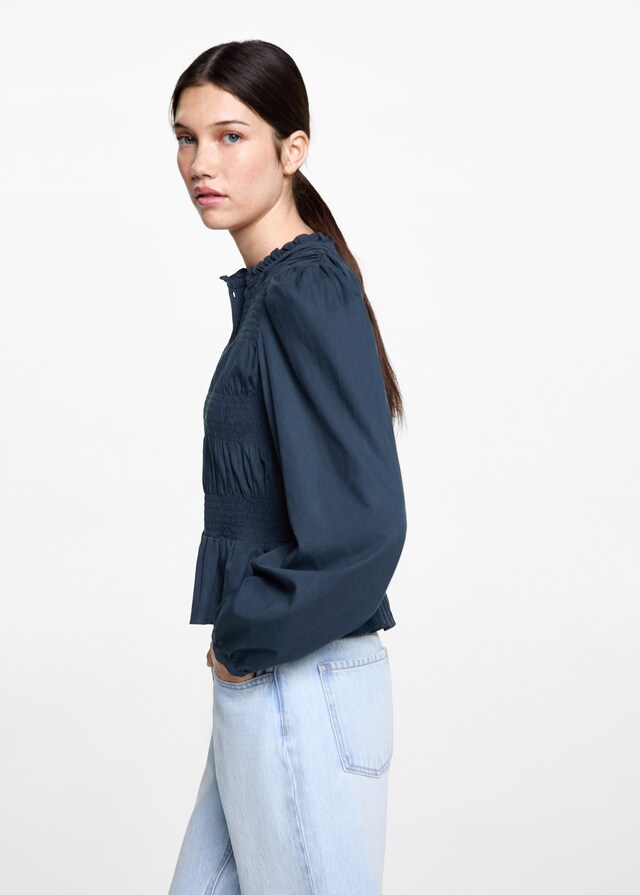 mango Blusa fruncida volante Liquidación