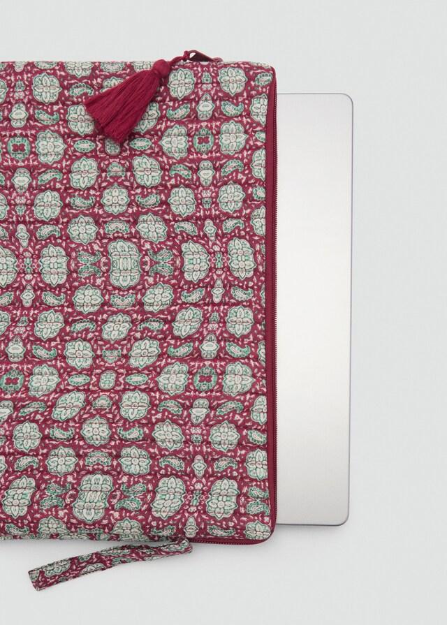 mango Funda portátil acolchada En oferta