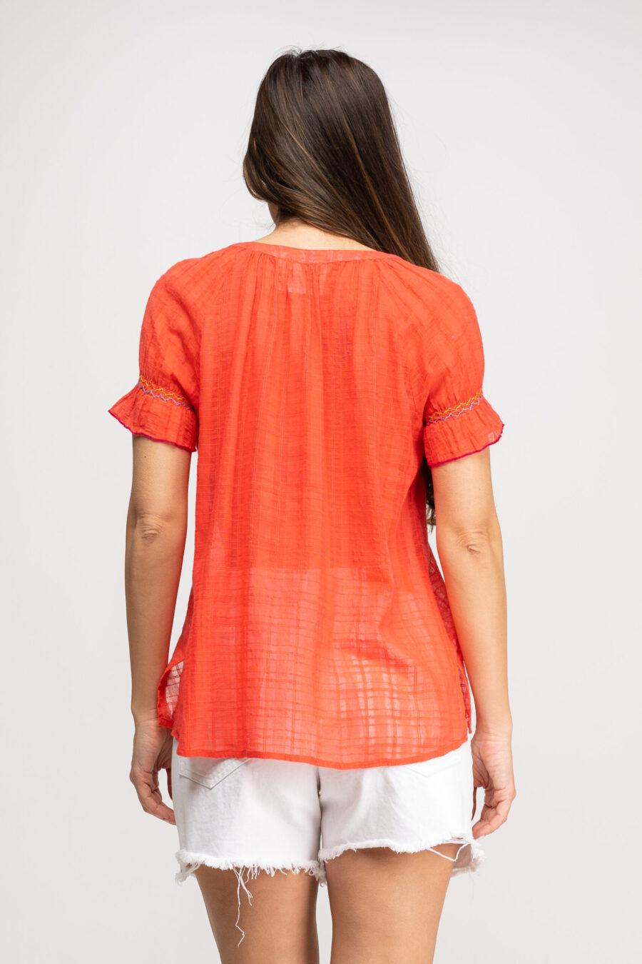 peace&love by calao BLUSA LISA MANGA CORTA ACABADA CON ELASTICO IC9344B En oferta