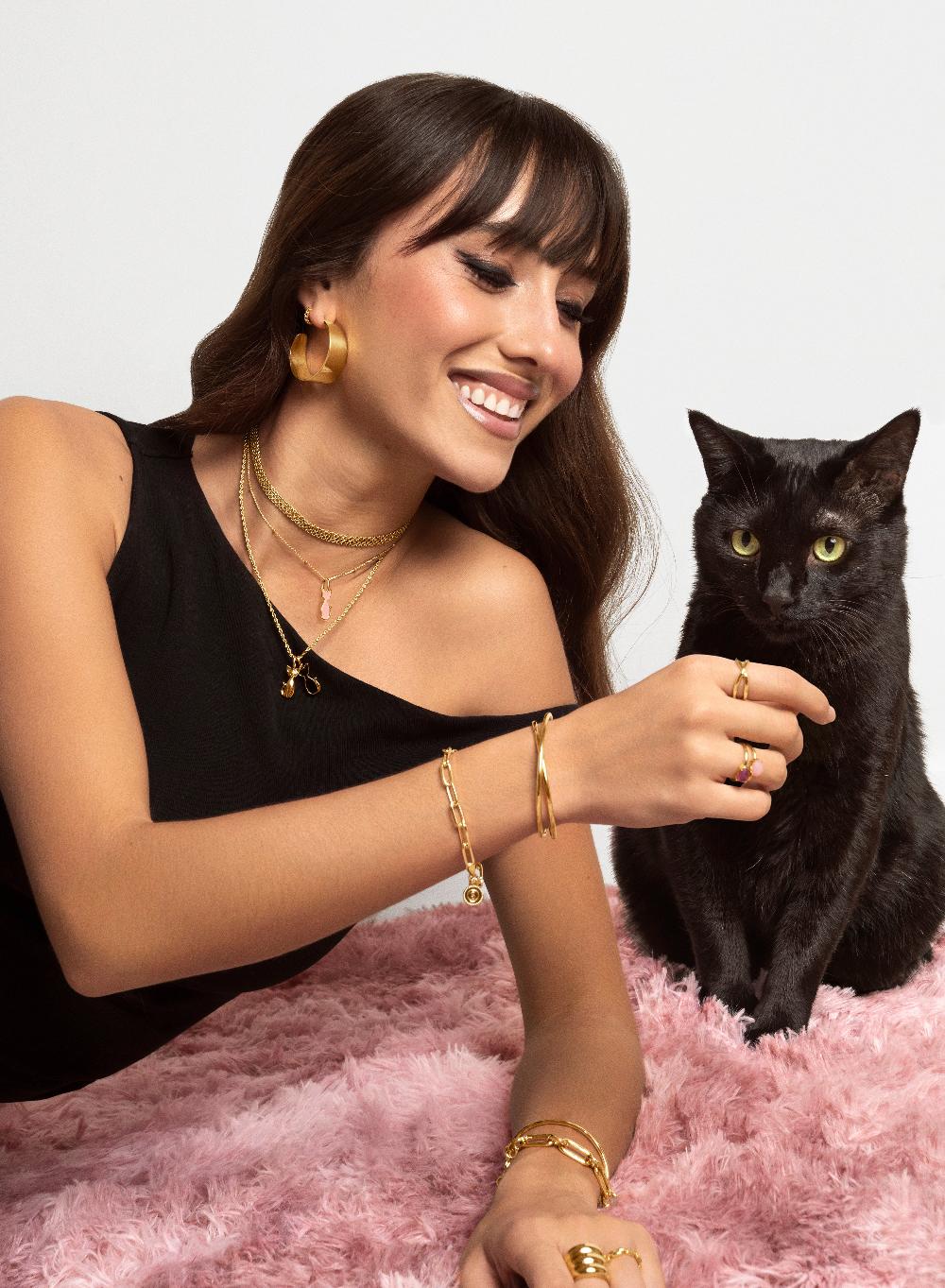 singularu Charm Salem Gato Enamel Black Baño Oro Liquidación