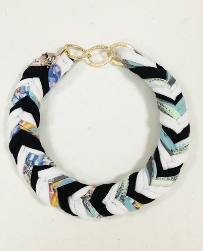 susana escribano Collar tricolor. Madrid En oferta