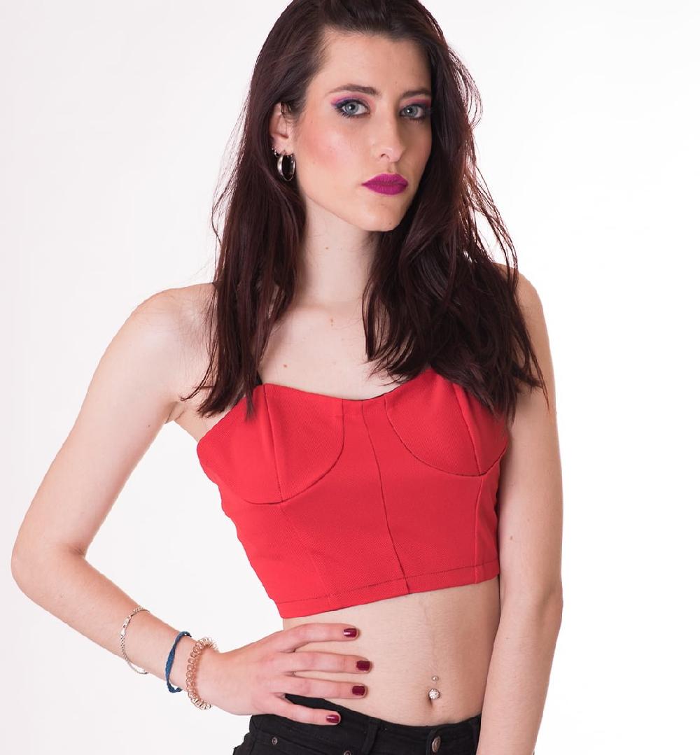 susana escribano Top crop rojo. Top de cuerpo Promoción trimestral