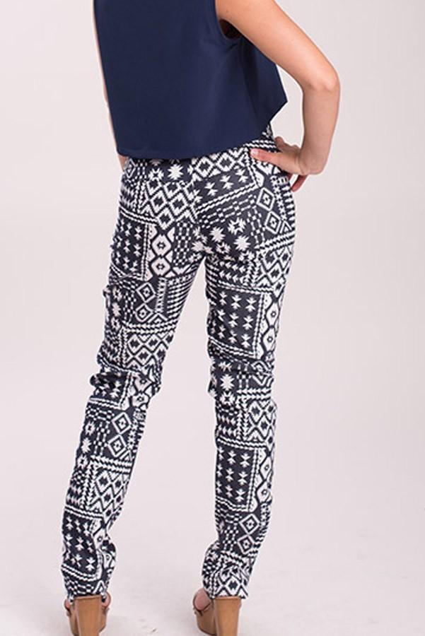 susana escribano Pantalon. Tipo tejano ajustado Mejor oferta