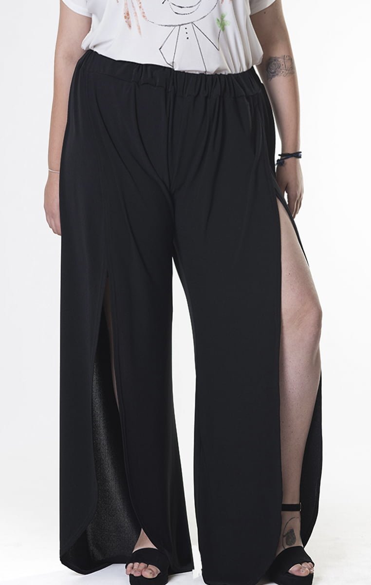 susana escribano Pantalon negro con abertural central Últimos 3 días