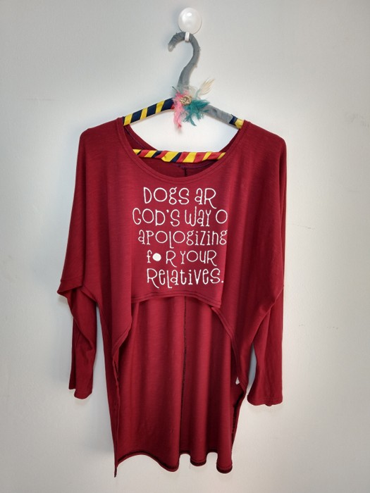 susana escribano Camiseta granate o gris de manga larga con frase