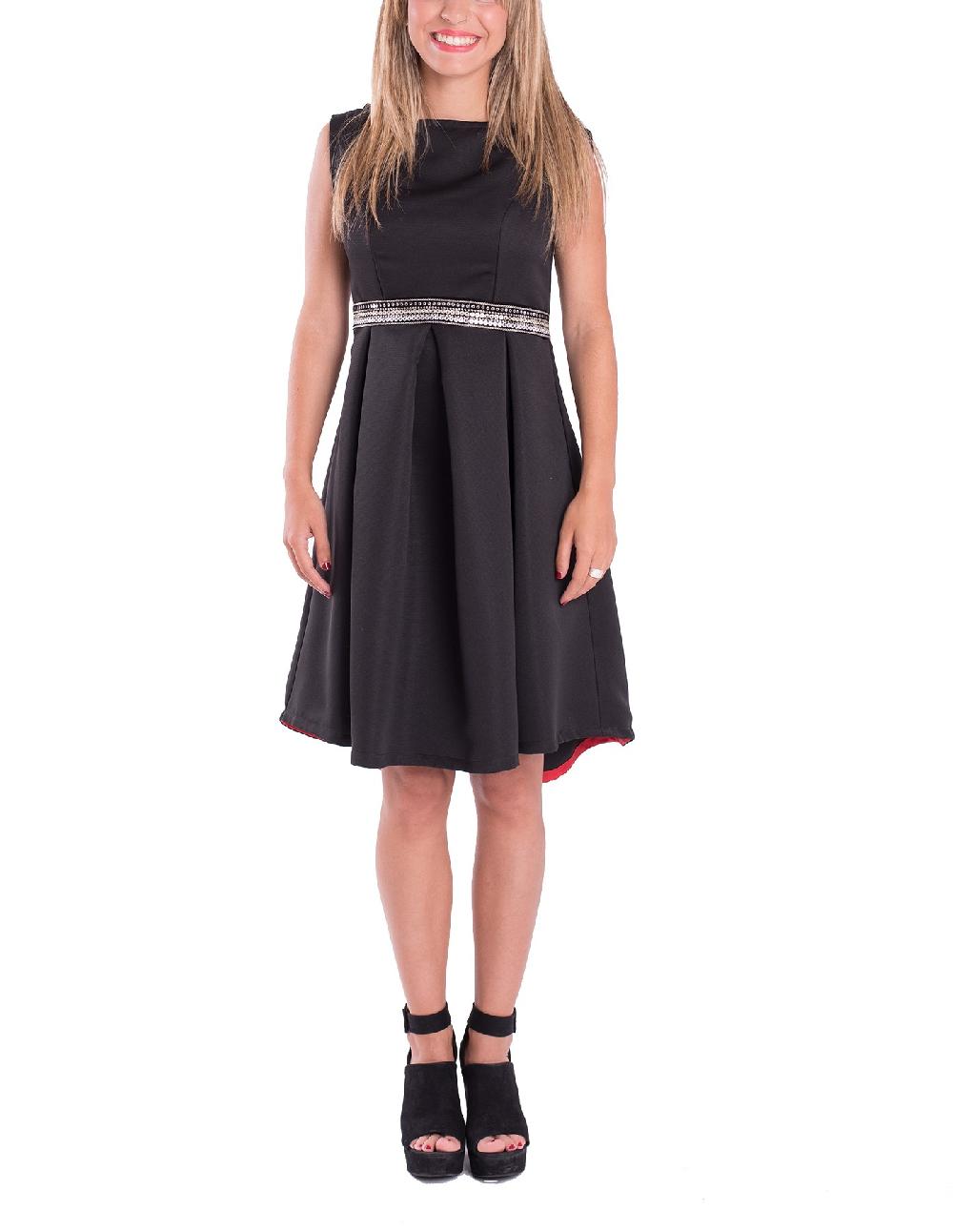 susana escribano Vestido negro boda invitada Ahorra y exporta