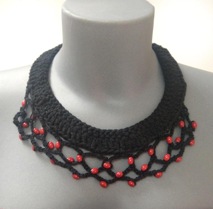 susana escribano Collares de ganchillo. Regalo San Valentin