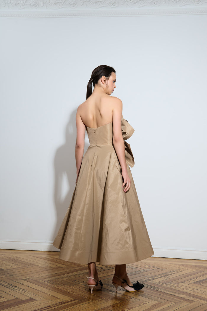 the 2nd skin co. Vestido midi palabra de honor con lazo Promoción trimestral