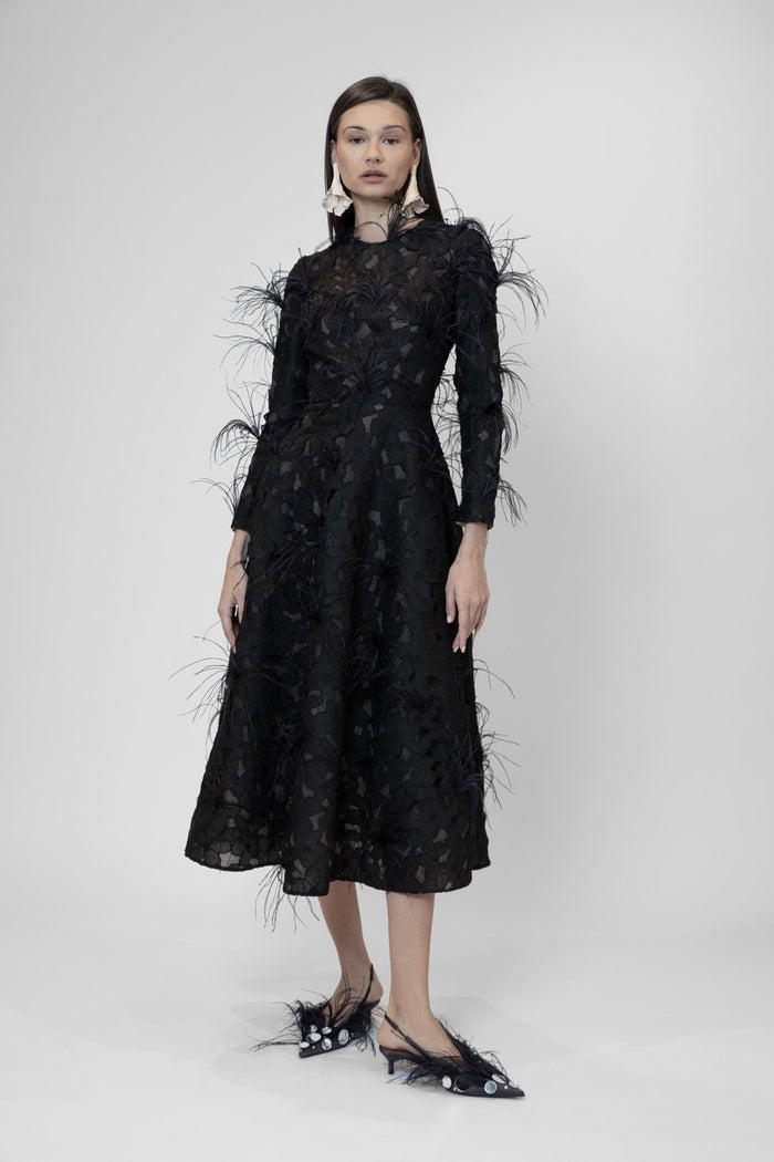 the 2nd skin co. Vestido midi de guipur con plumas y manga larga Rebajas de fábrica