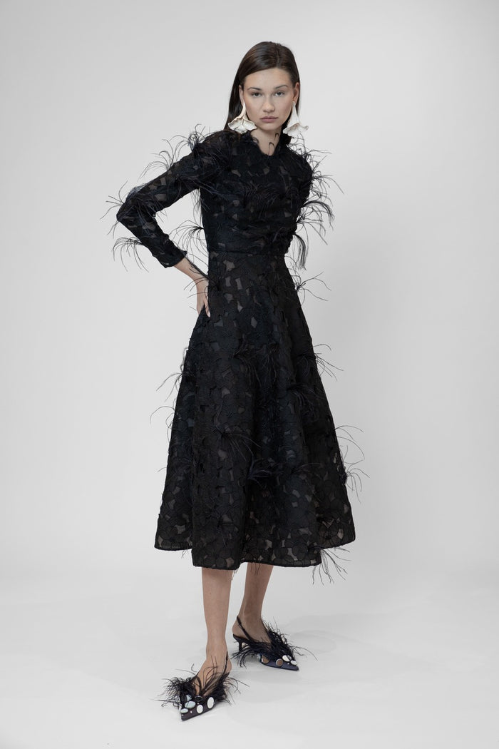 the 2nd skin co. Vestido midi de guipur con plumas y manga larga Rebajas de fábrica
