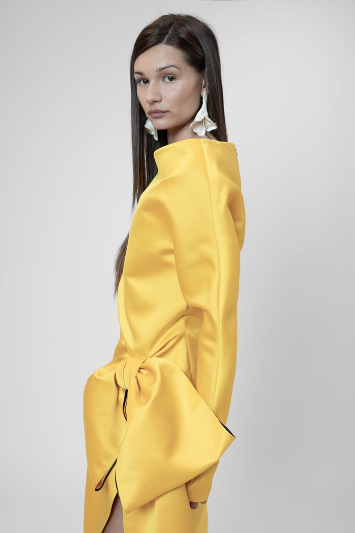 the 2nd skin co. Vestido midi con hombros descubiertos y lazo Rebajas online