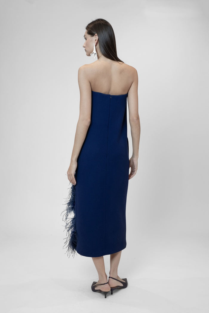 the 2nd skin co. Vestido midi strapless con abertura lateral y plumas Últimos 3 días