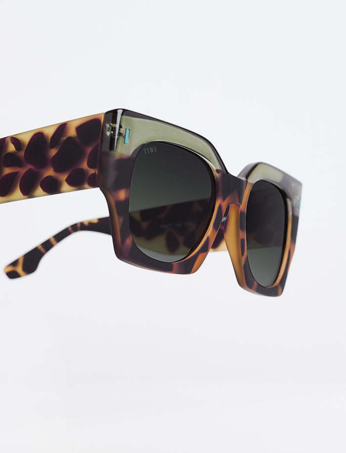 tiwi MATT Bicolor Green Tortoise/ Shiny Green En oferta