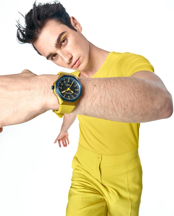viceroy Reloj caja de aluminio amarillo con bisel de acero Ip azul 5 atm correa de silicona amarilla movimiento de cuarzo 2025