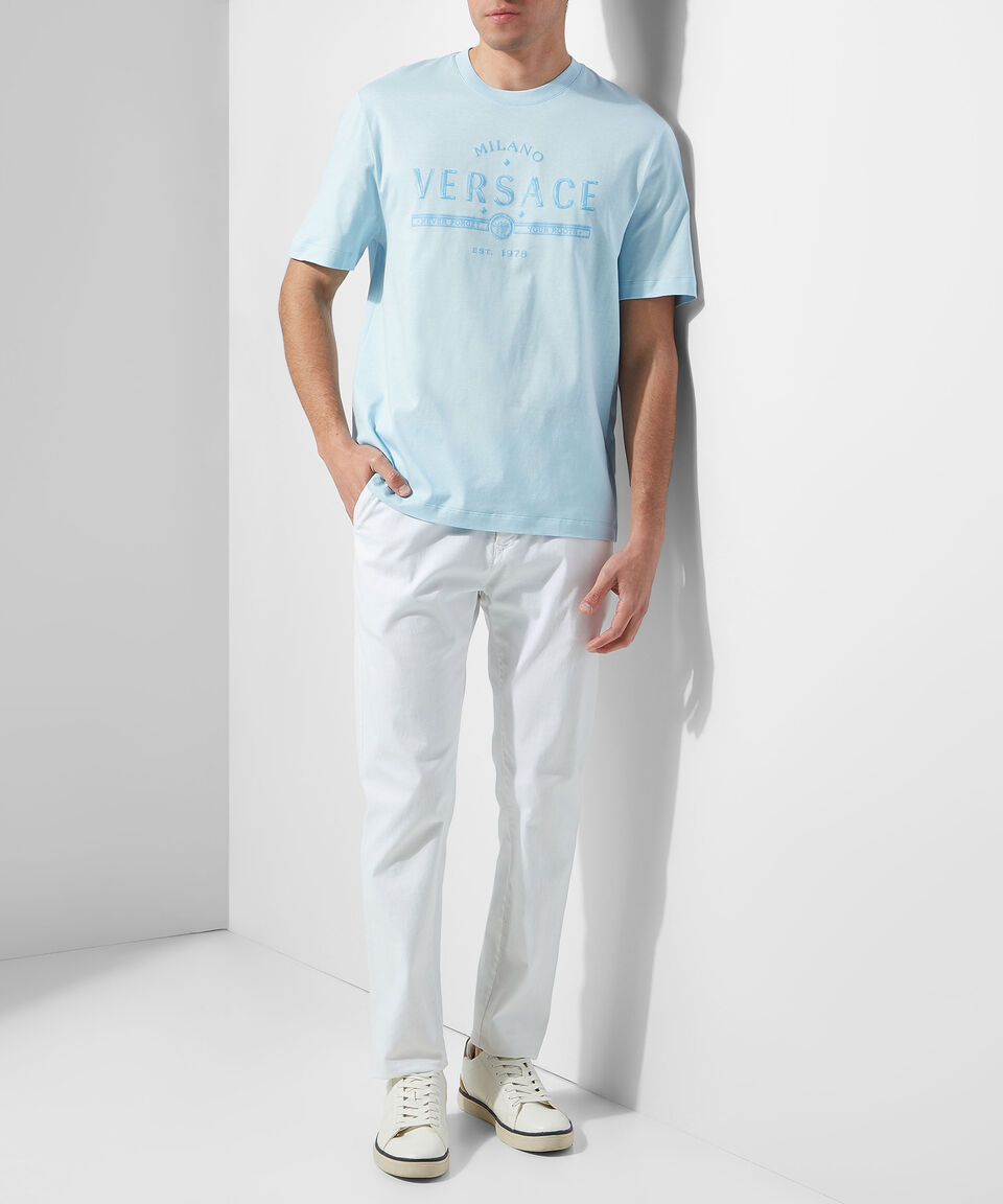 Versace Playera de cuello redondo y manga corta estampada Hombre Venta caliente