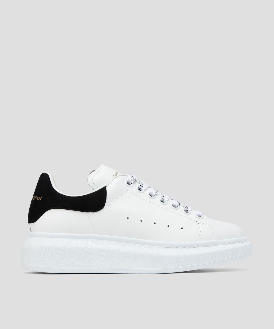 McQueen Tenis casuales con plataforma Exagerated en piel blancos Mujer