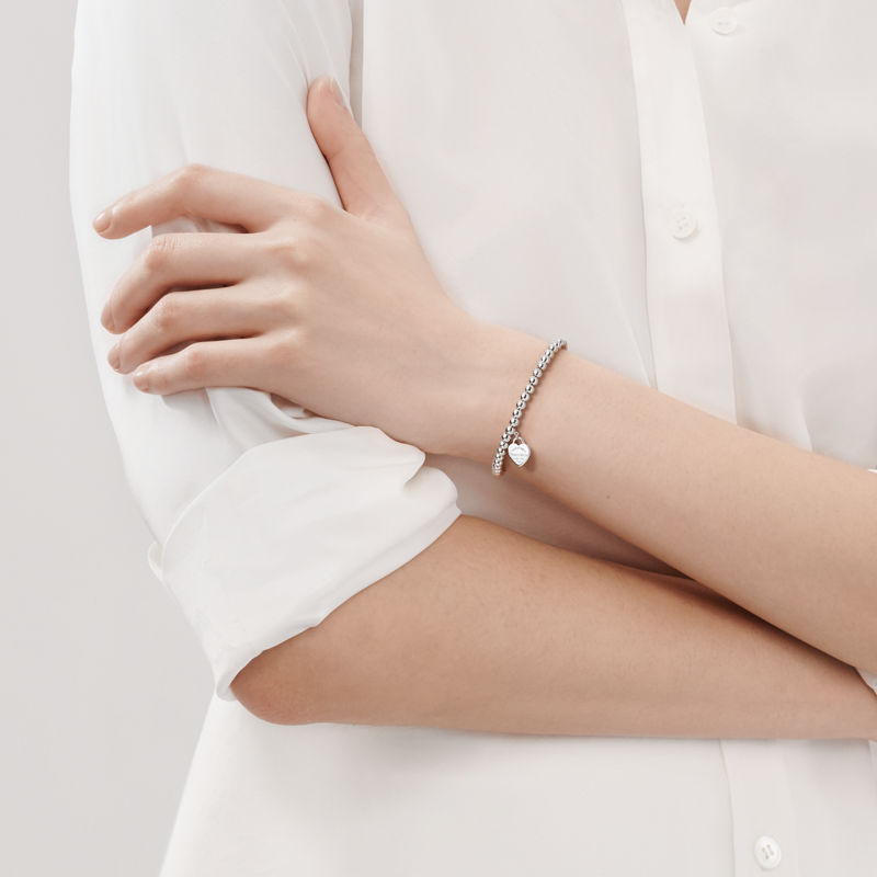 Tiffany & Co. Return to Tiffany™ Pulsera de cuentas con insignia de corazón en plata Último día