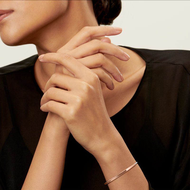 Tiffany & Co. Tiffany Lock Brazalete estrecho de oro rosa y blanco Oferta especial de fábrica