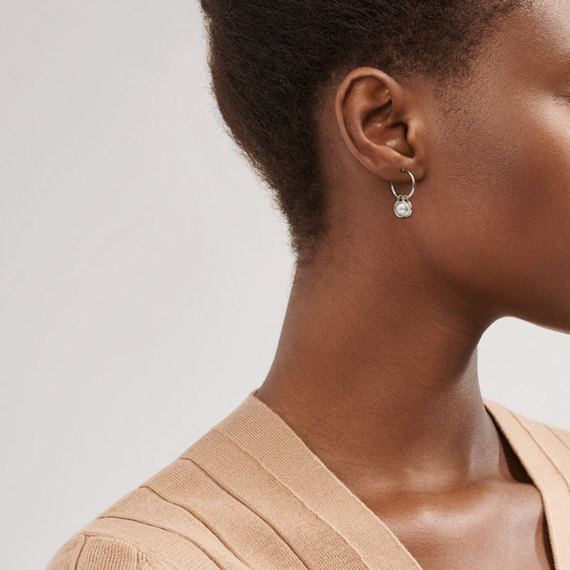 Tiffany & Co. Tiffany HardWear Pendientes de aro con perlas en plata de ley de plata de ley Rebajas