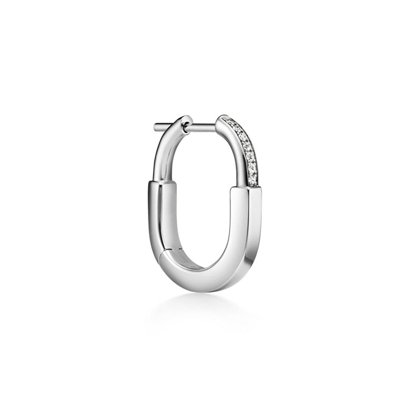 Tiffany & Co. Tiffany Lock Pendientes pequeños de oro blanco con diamantes Oferta especial