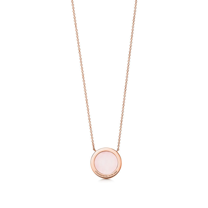 Tiffany & Co. Tiffany T Colgante circular de diamantes y ópalo rosa de oro rosa Descuento