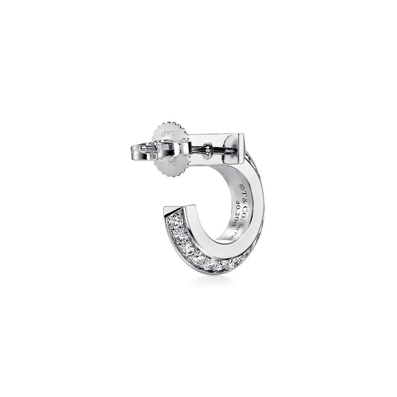 Tiffany & Co. Tiffany T Pendientes de aro T1 de oro blanco con diamantes Envío gratis