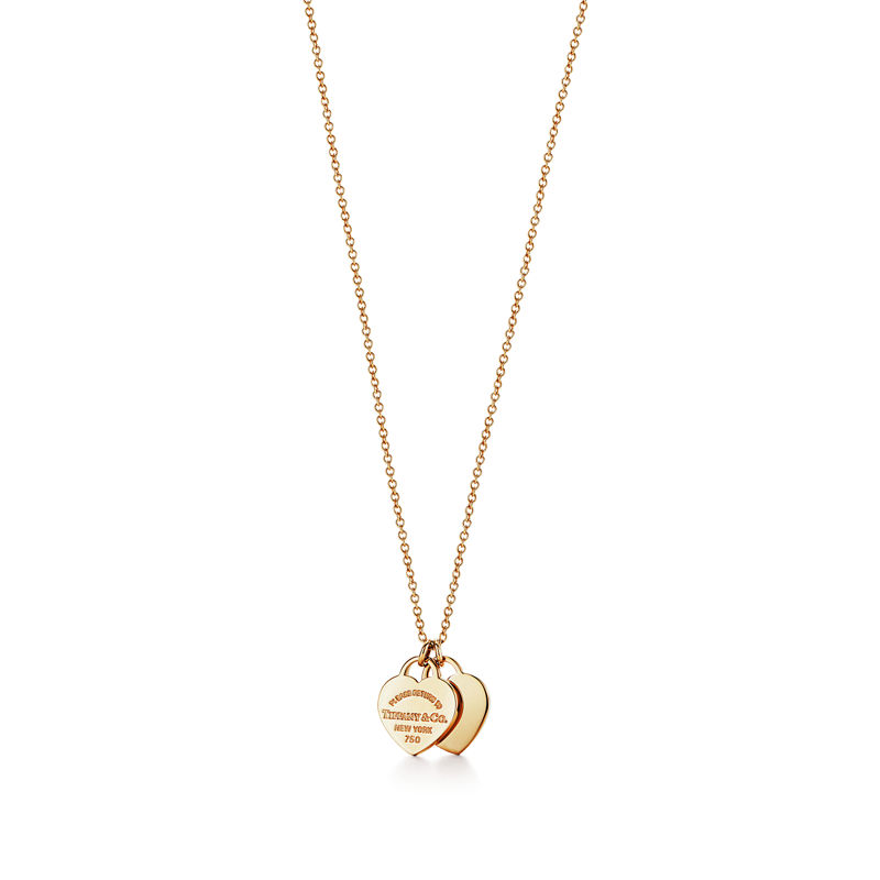Tiffany & Co. Return to Tiffany™ Colgante con dos insignias de corazón en oro amarillo tamaño mini