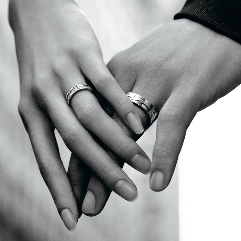 Tiffany & Co. Tiffany T Anillo estrecho de oro blanco Superdescuento