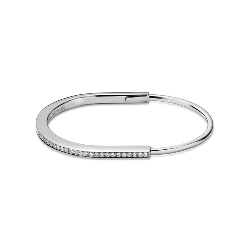 Tiffany & Co. Tiffany Lock Brazalete estrecho de oro blanco con medio pavé de diamantes