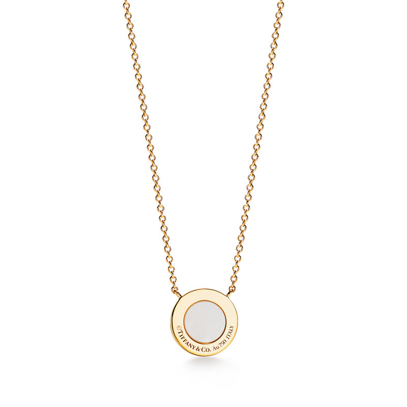 Tiffany & Co. Tiffany T Colgante circular de diamantes y nácar de oro amarillo Precio ultrabajo