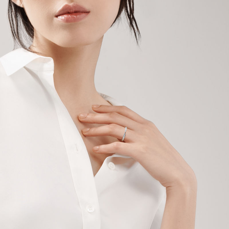 Tiffany & Co. Tiffany Harmony® Alianza en platino con diamantes 1 8 mm Superdescuento