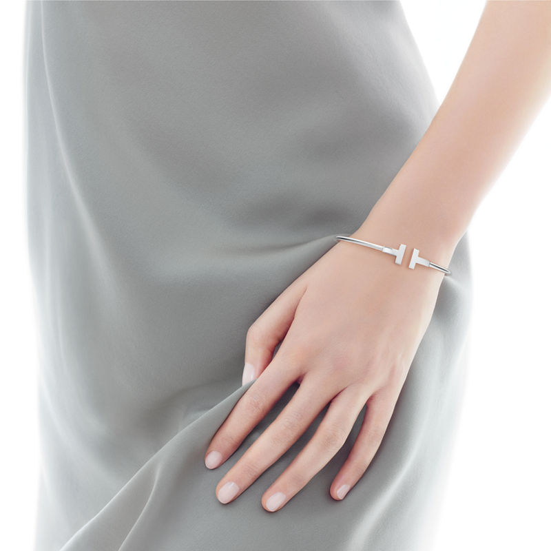 Tiffany & Co. Tiffany T Pulsera Wire de oro blanco Rebajas online