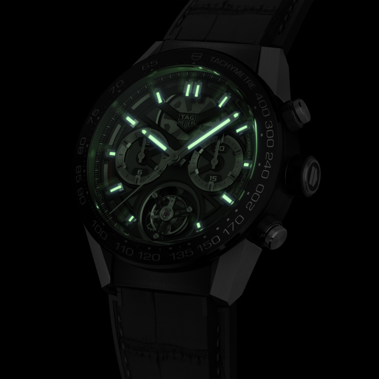 TAG Heuer TAG Heuer Carrera Chronograph Tourbillon Automático 45 mm Titanio con revestimiento de PVD CAR5A8Y.FC6377 Tienda