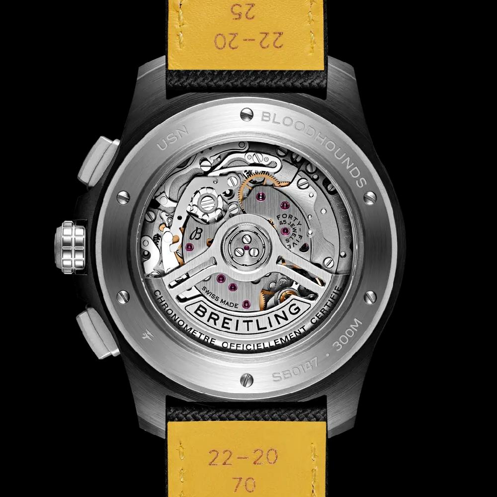Breitling Avenger B01 Chronograph 44 Night Mission Bloodhounds Envío gratis