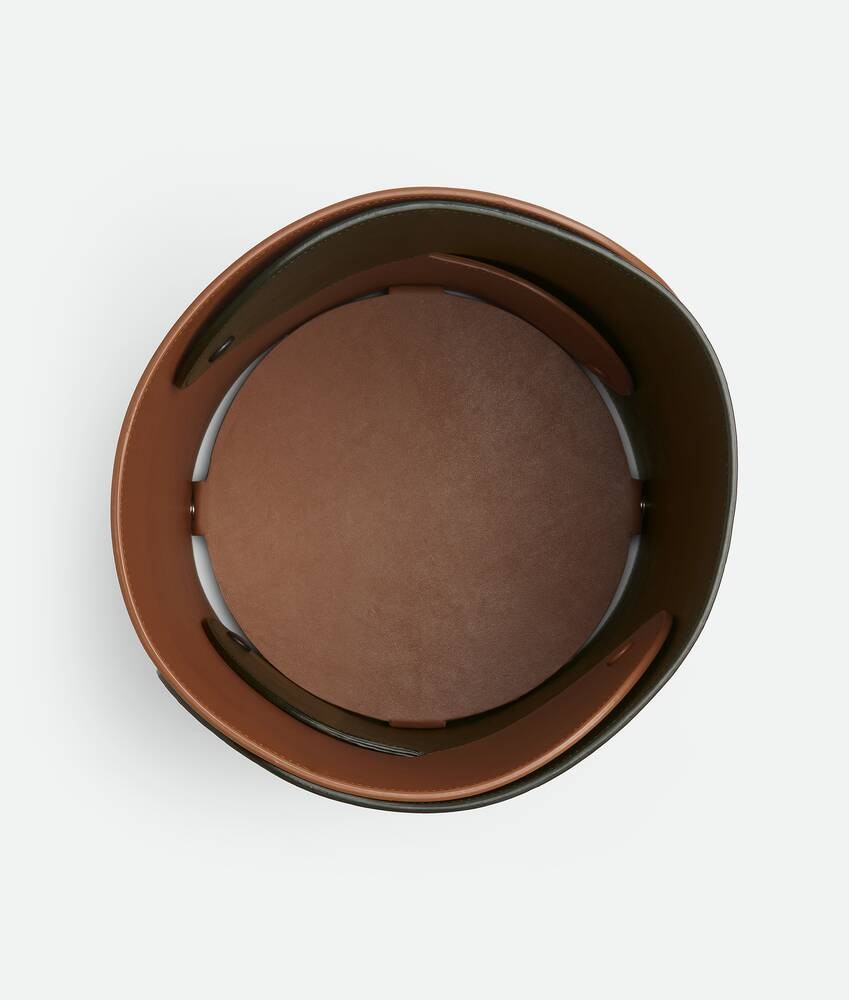 Bottega Veneta Cesta Interlocking 2025
