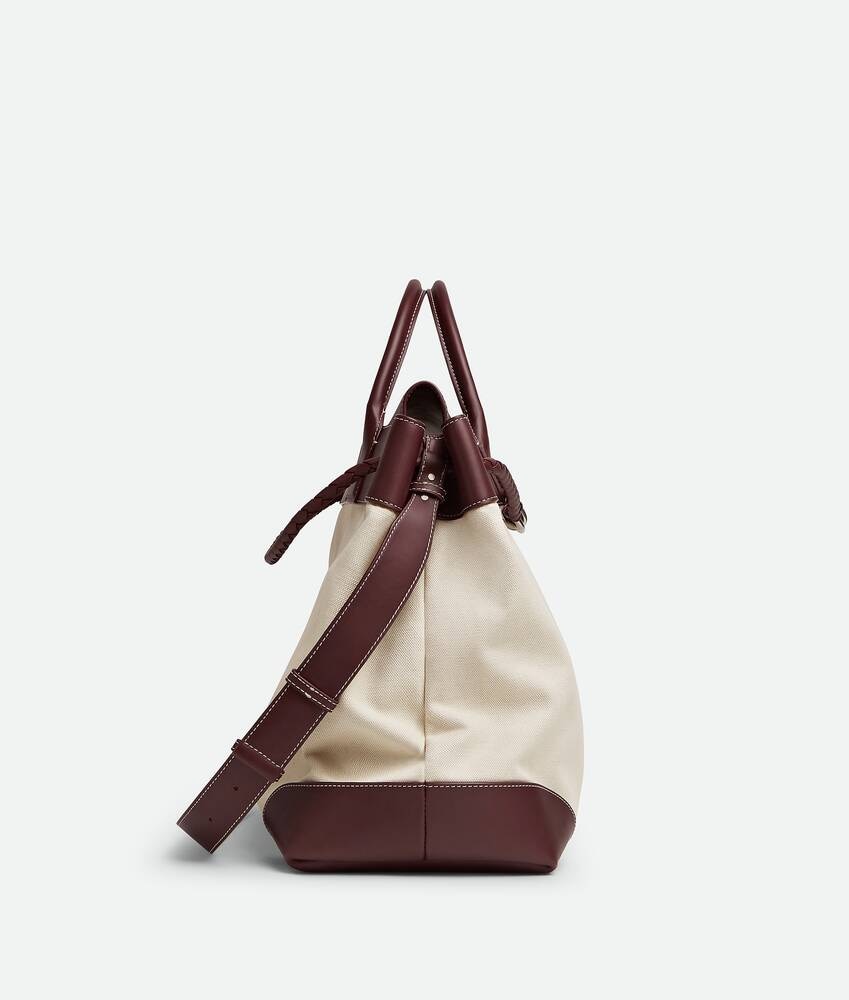 Bottega Veneta Andiamo Voyager Último día