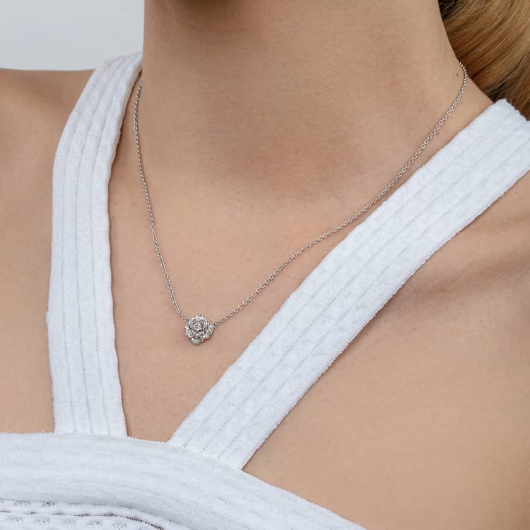 Piaget Piaget Rose pendant