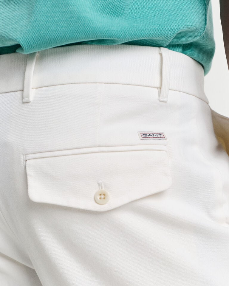 Gant Pantalones Slim Fit de sarga de algodón ajustados en el bajo Rebajas online